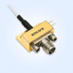 Empfindlichkeitsbereich 0 - 22000 MHz